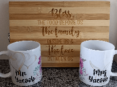 Cutting board with Mr&Mrs Mugs